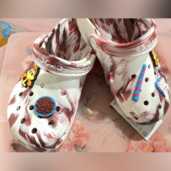 Limited edition crocs - Picture 3 of 6